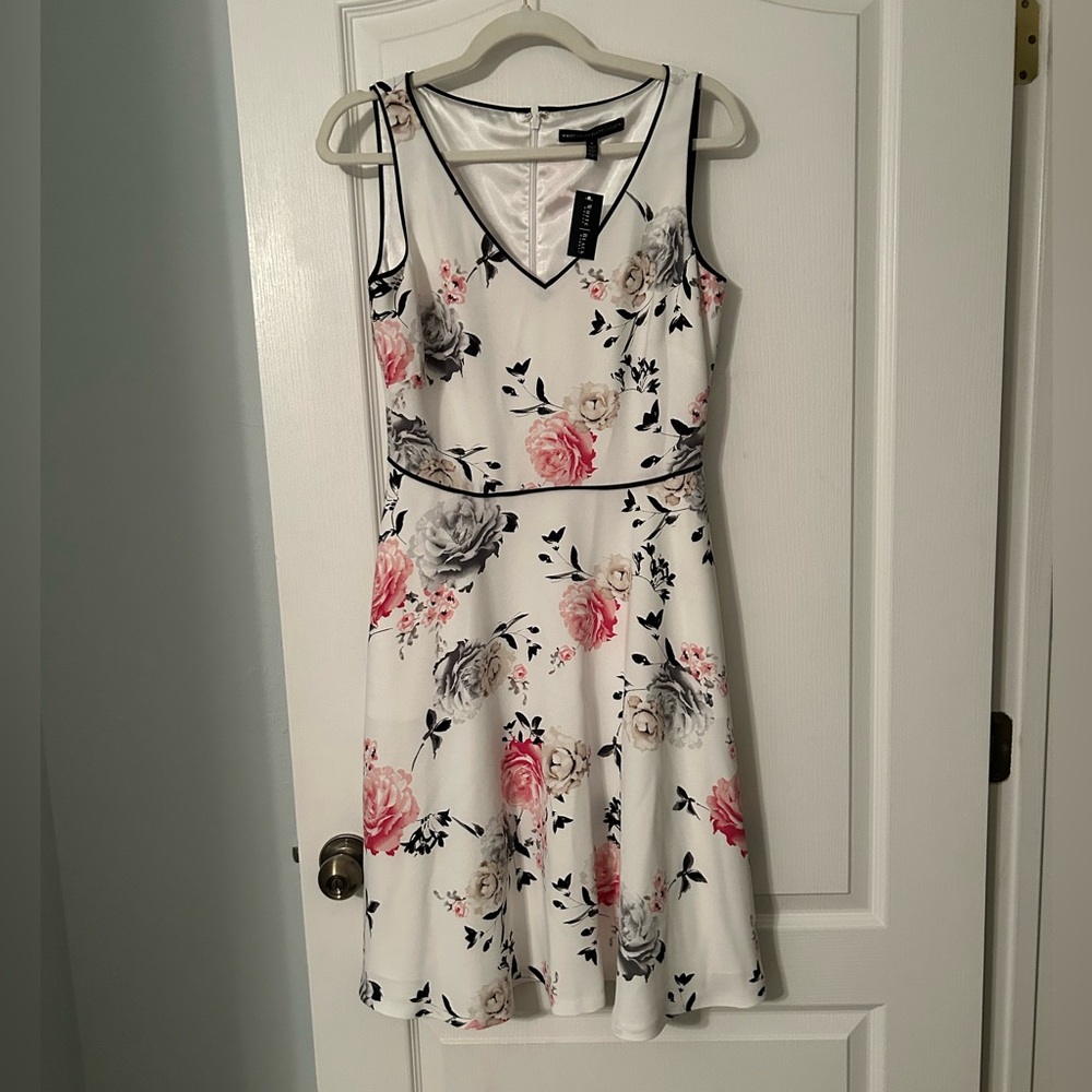 Nwt White House Black Market White Floral Dress size 6